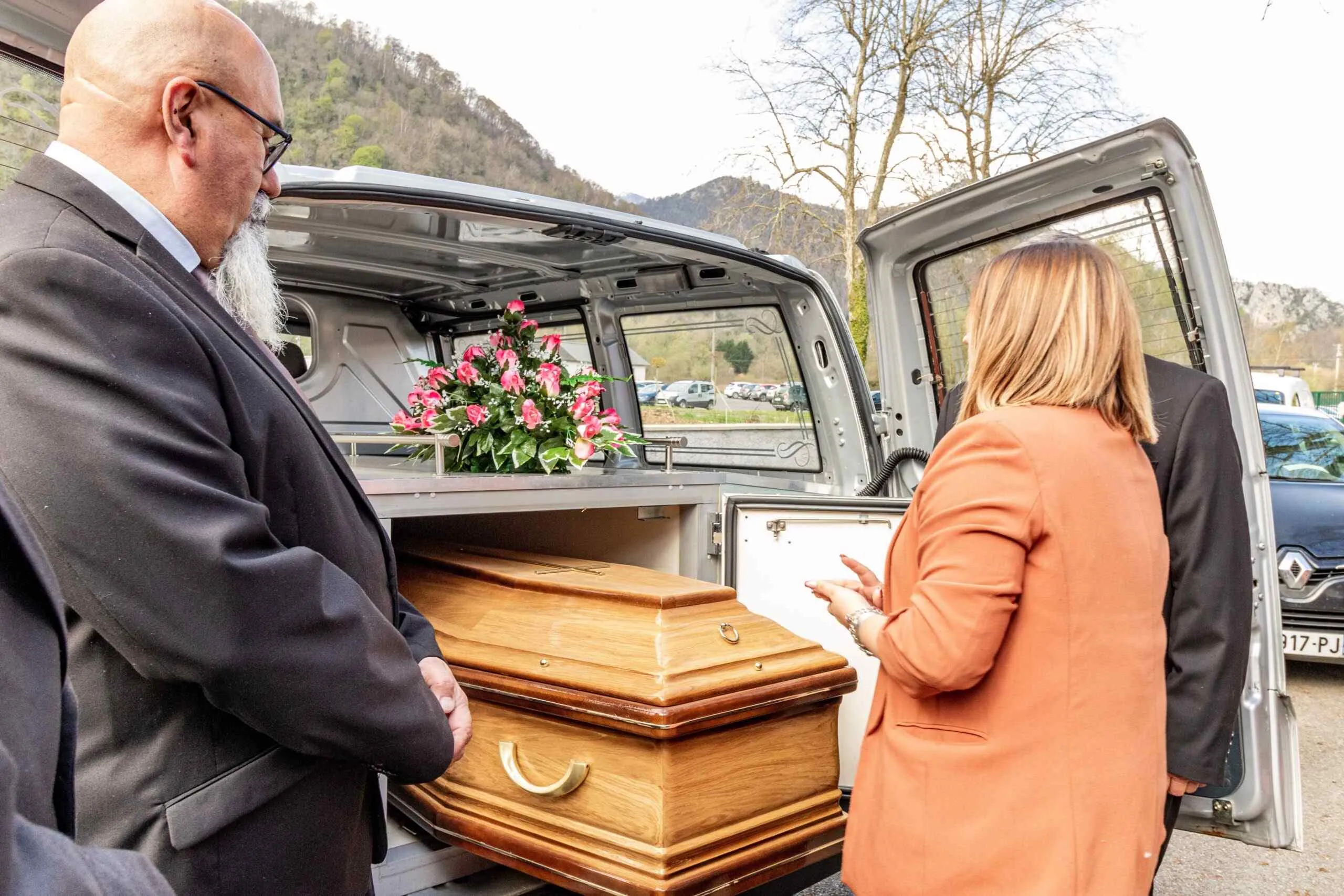 Organisation de cérémonies d'hommage sur mesure par les Pompes Funèbres Arbillaga