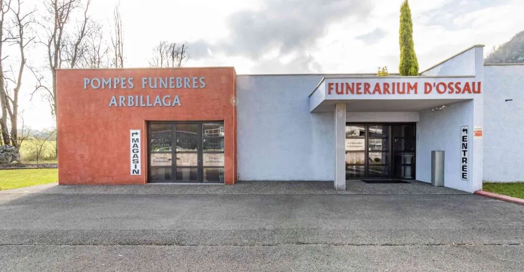 Devanture des pompes funèbres Arbillaga