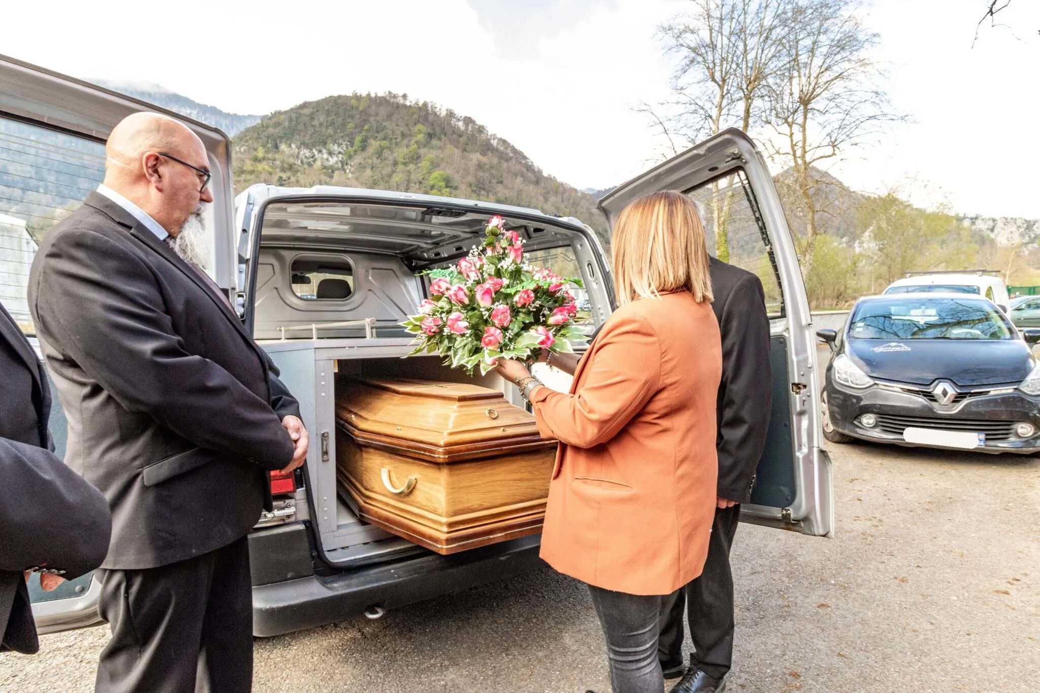 Organisation de cérémonies d'hommage sur mesure par les Pompes Funèbres Arbillaga